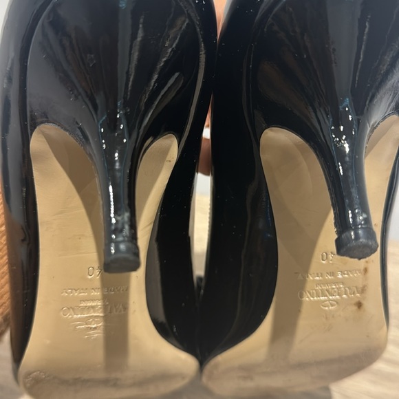 Pre-Owned VALENTINO Black Patent Leather Flat Bow Peep Toe Pumps Sz 40 - Picture 8 of 9